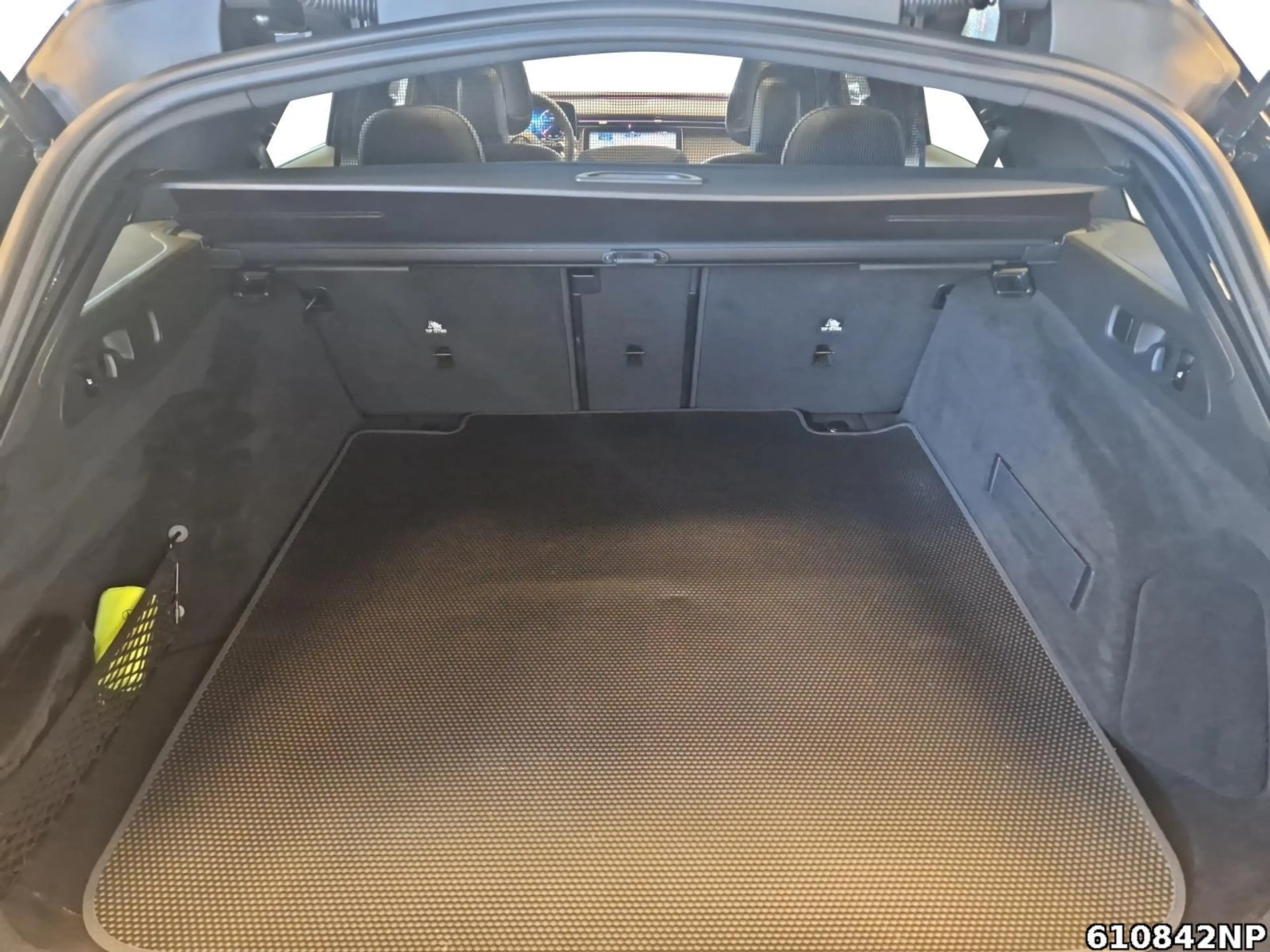 Mercedes-Benz E 450 d T 4M AMG Pano AHK Sitzklima DIGITAL-L — photo 6