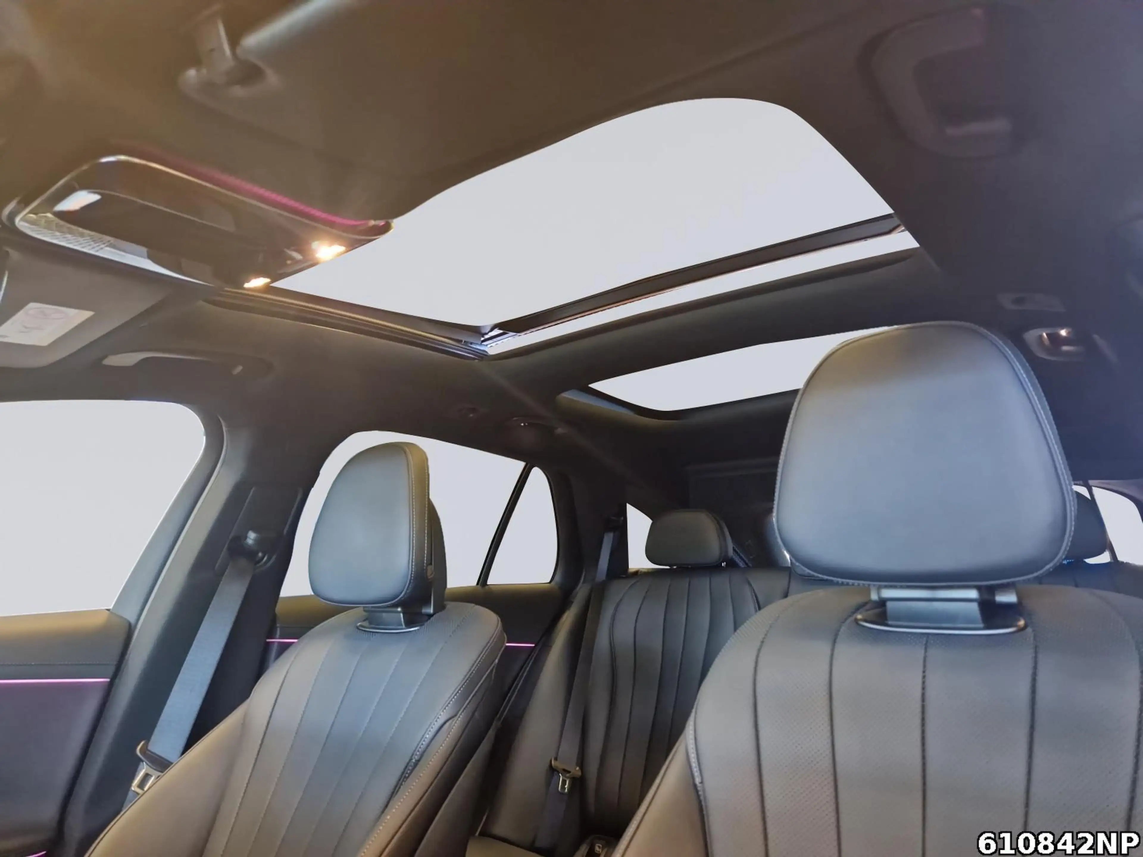 Mercedes-Benz E 450 d T 4M AMG Pano AHK Sitzklima DIGITAL-L — photo 13
