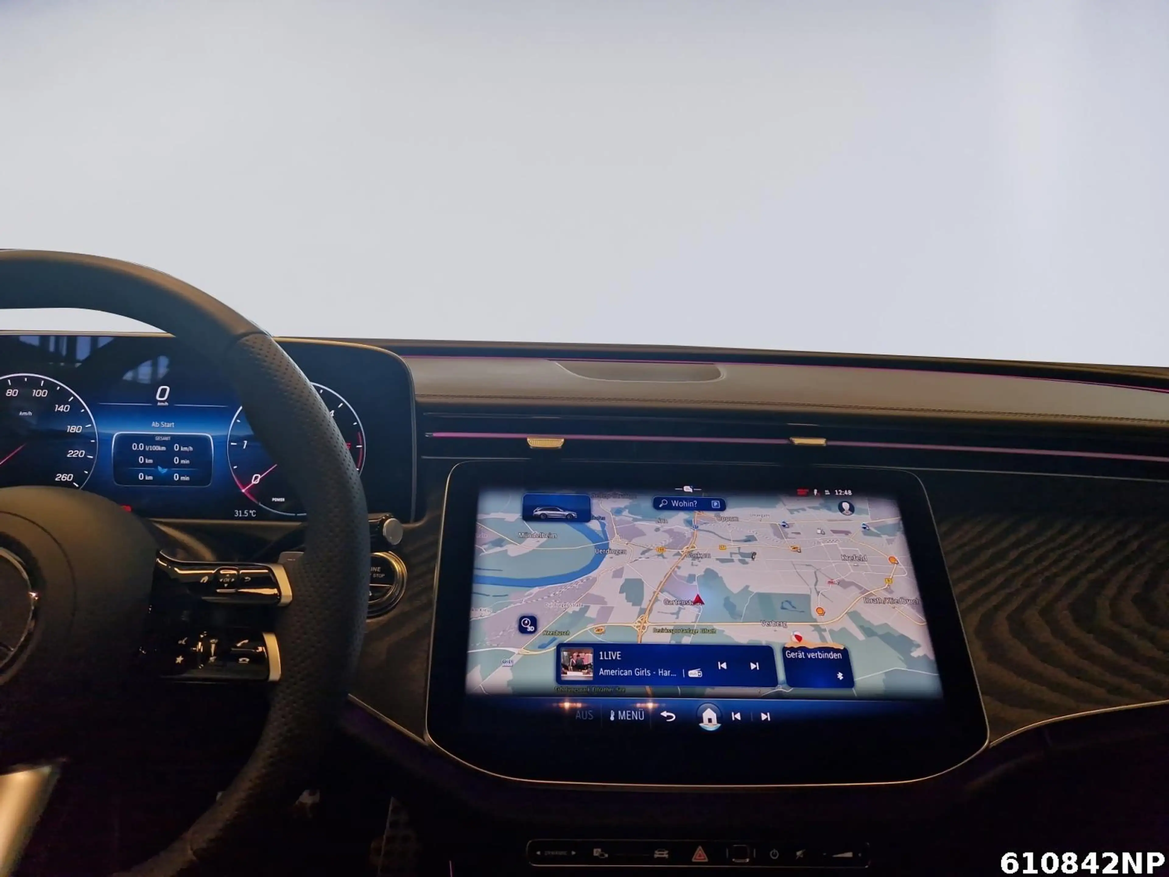 Mercedes-Benz E 450 d T 4M AMG Pano AHK Sitzklima DIGITAL-L — photo 12