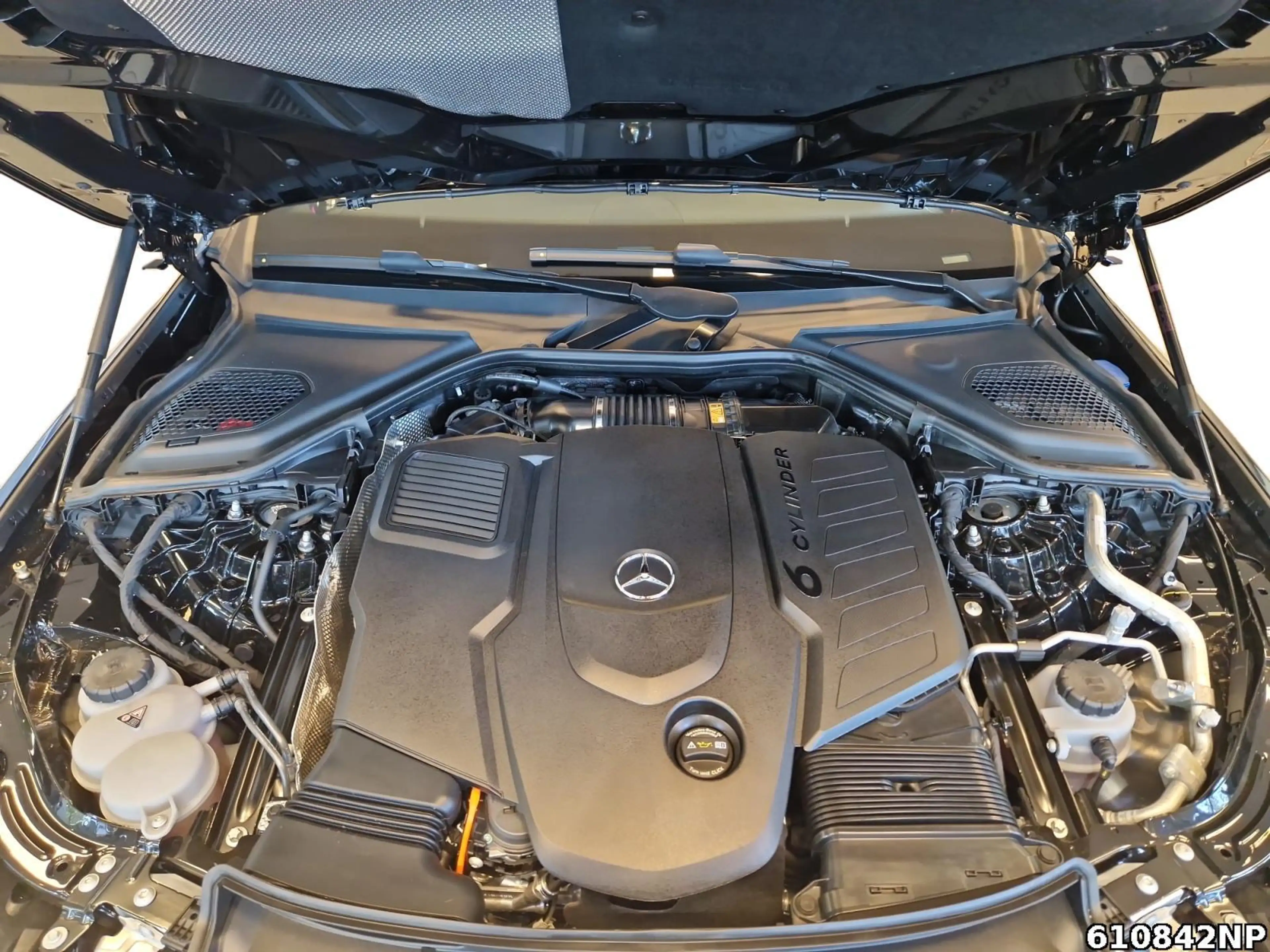 Mercedes-Benz E 450 d T 4M AMG Pano AHK Sitzklima DIGITAL-L — photo 7