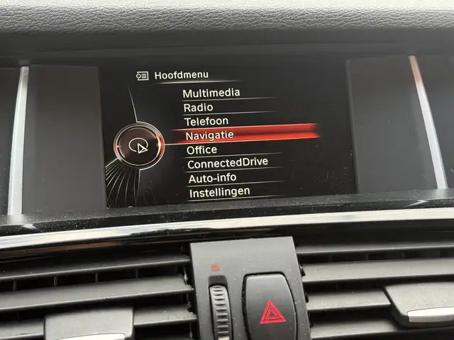 BMW X4 view 15