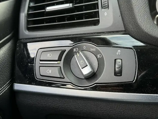 BMW X4 view 8