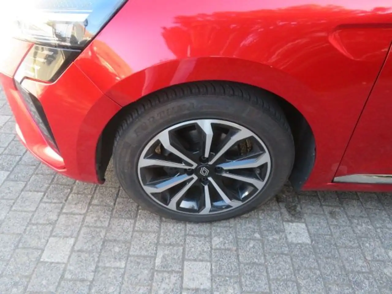 Renault Clio Citadine 5 portes — photo 11