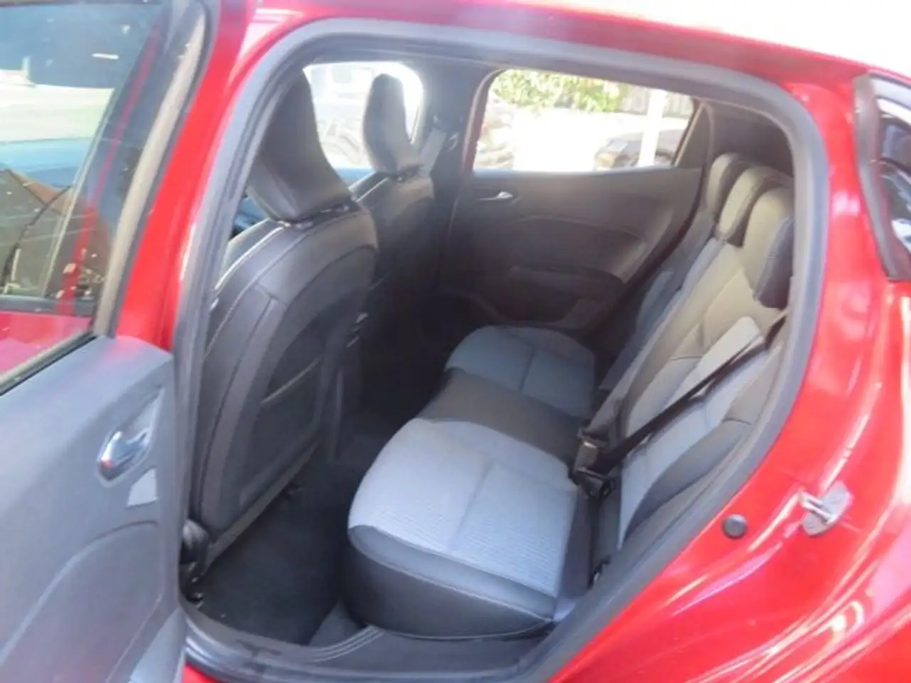 Renault Clio Citadine 5 portes — photo 10