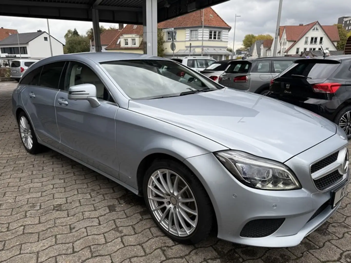 Mercedes-Benz CLS 250 Shooting Brake 4 Matic 360 Leder Comand Alarm Nigh Argent - 2