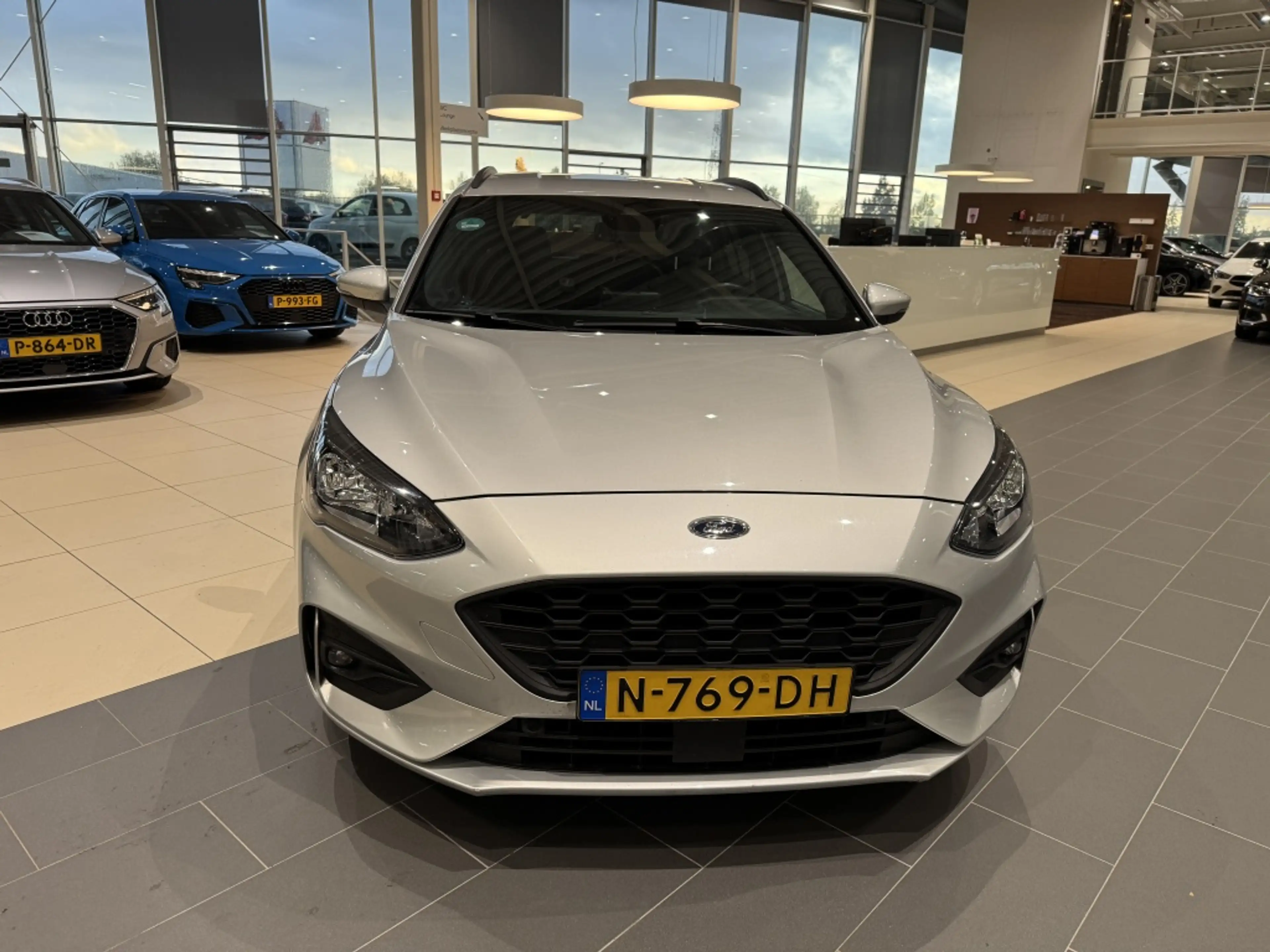 Ford Focus Wagon 1.0 EcoBoost Hybrid | ST Line — photo 2