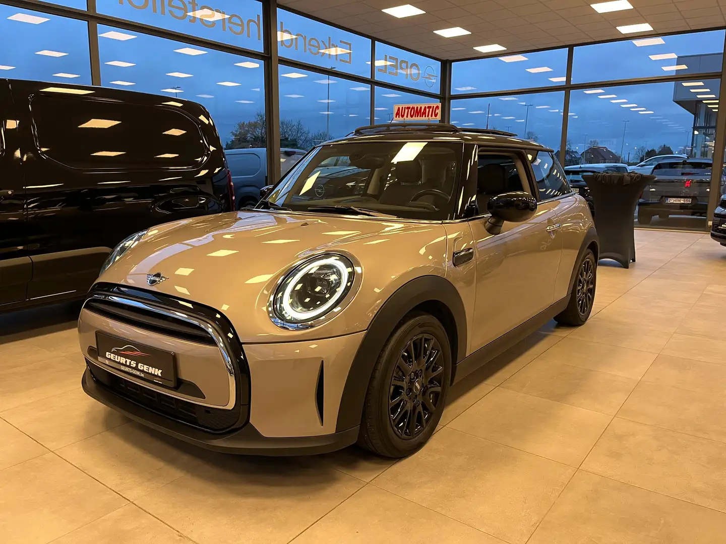 MINI Cooper Mini Cooper met navi, panodak, verwarmde zetels. Bronze - 1