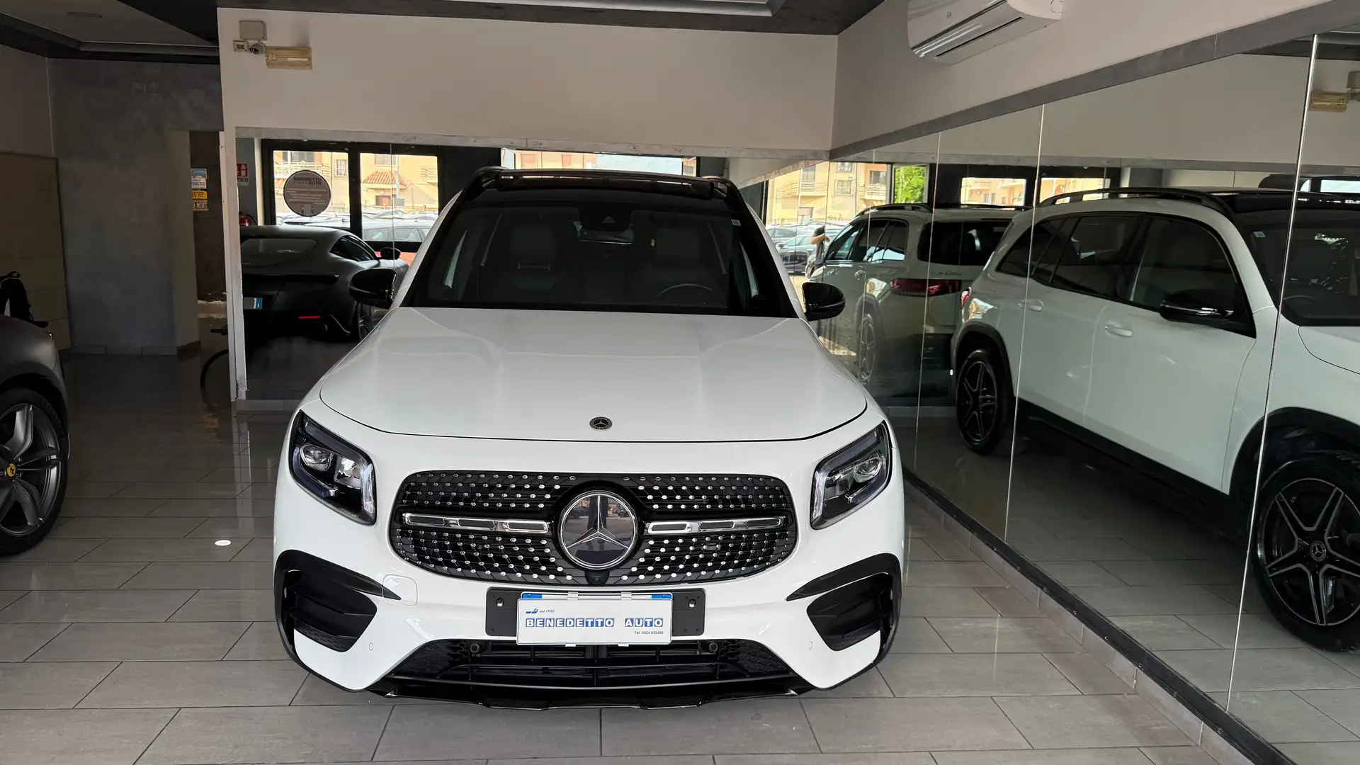 Mercedes-Benz GLB 200 Premium AMG TETTO PANORAMICO Bianco - 1