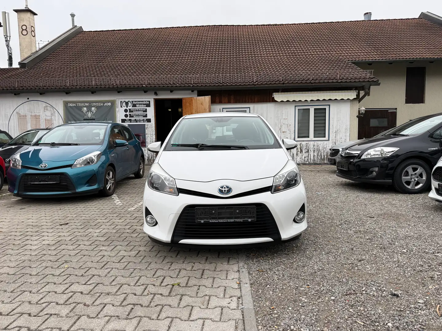 Toyota Yaris Hybrid Life-RüKa-Tempo-KeylessGo/Entrance Weiß - 1