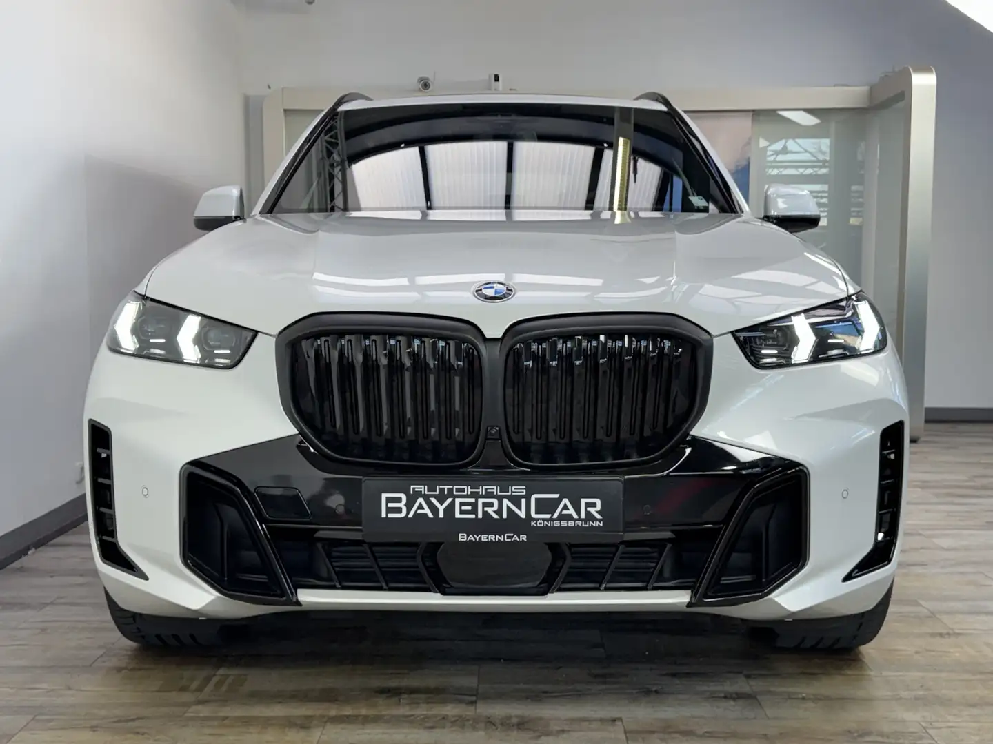 BMW X5 xDr30d M Sport Pro UPE129 AHK Sky Luft 22Zoll Weiß - 2