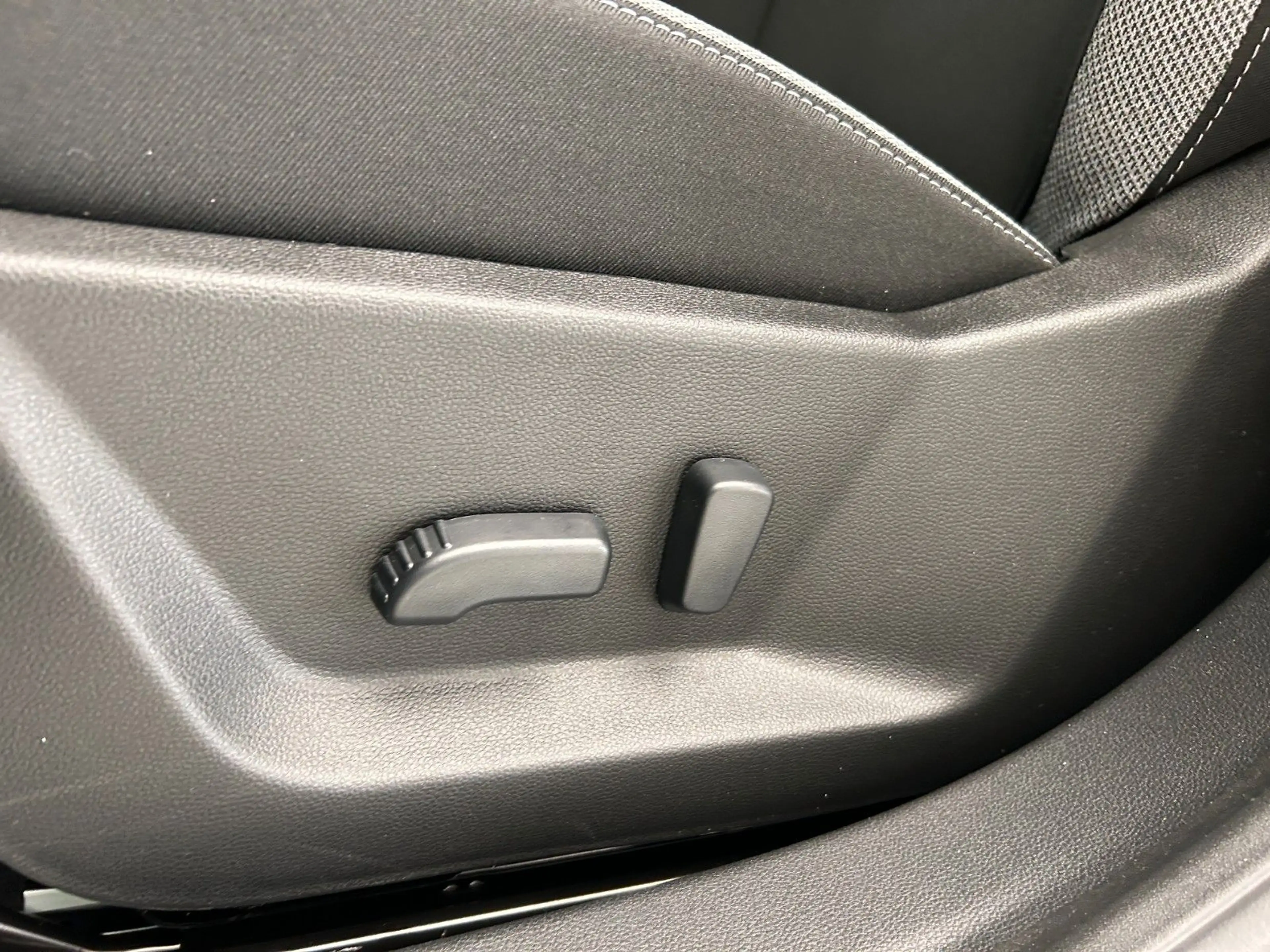 Dacia Bigster Journey mild-hybrid 140 Winter-Plus — photo 13