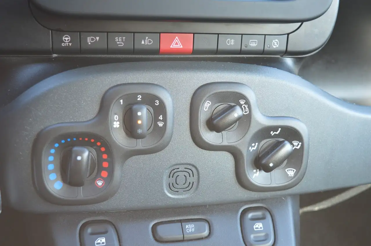 Fiat Panda Base/Klima/DAB — Vehicle gallery 11