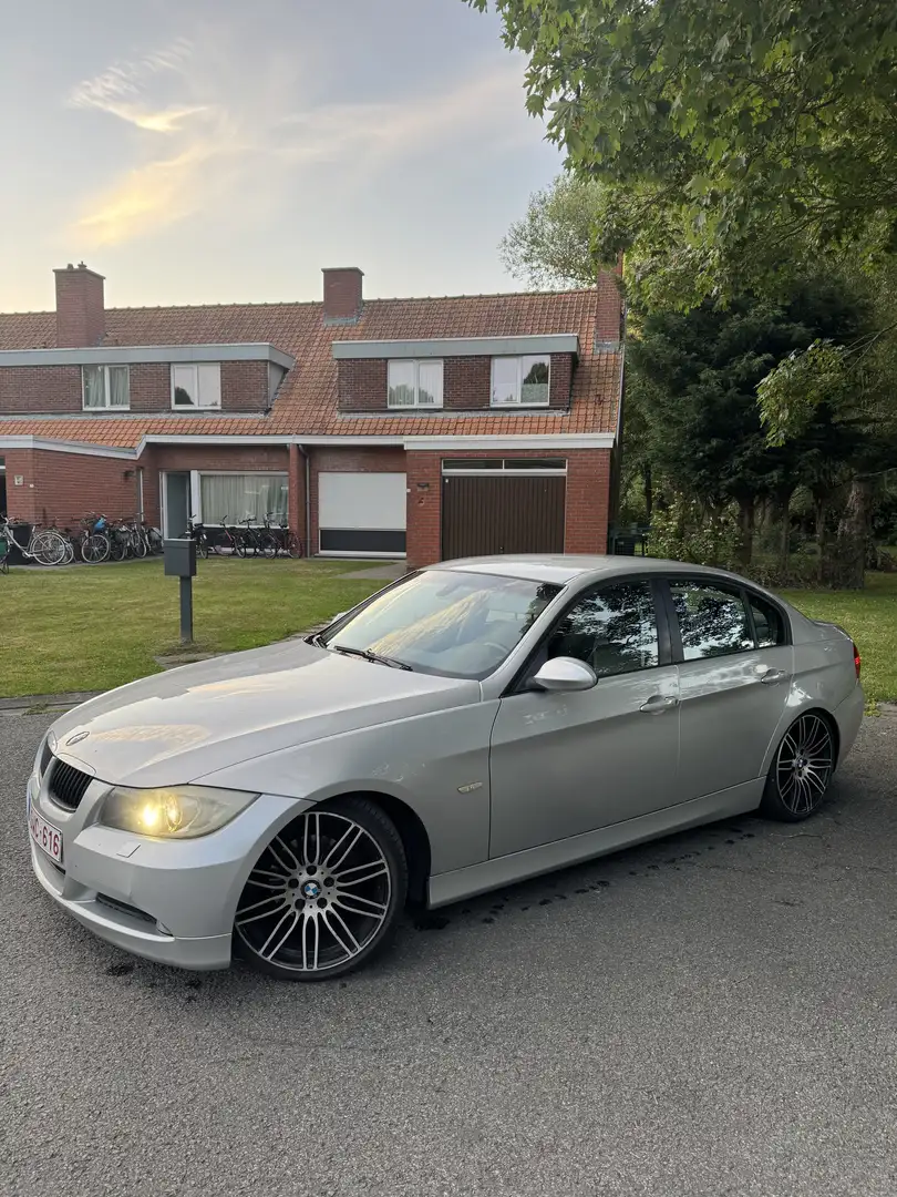 BMW 320 i gekeurd voor verkoop - 2