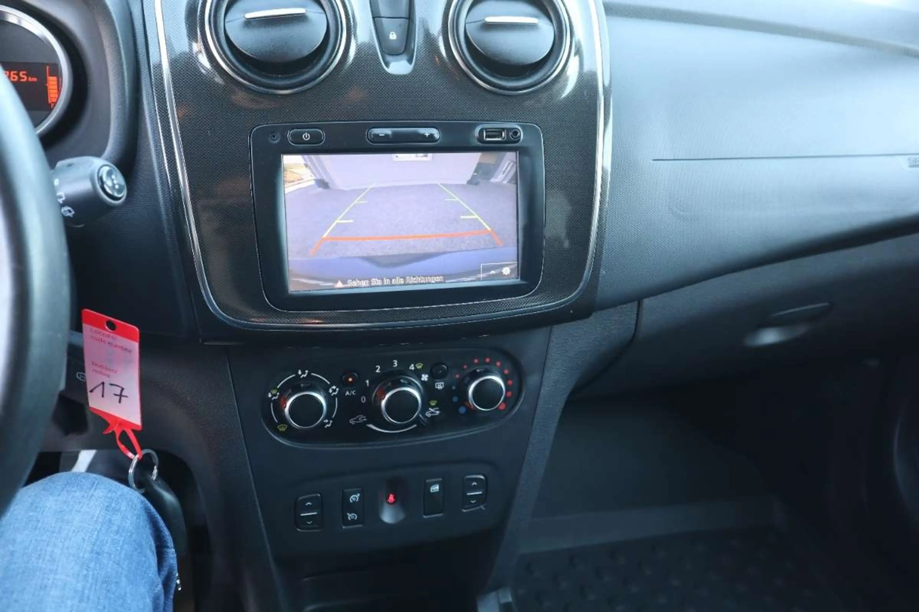 Dacia Logan MCV Supreme dCi 90 S&S — photo 14