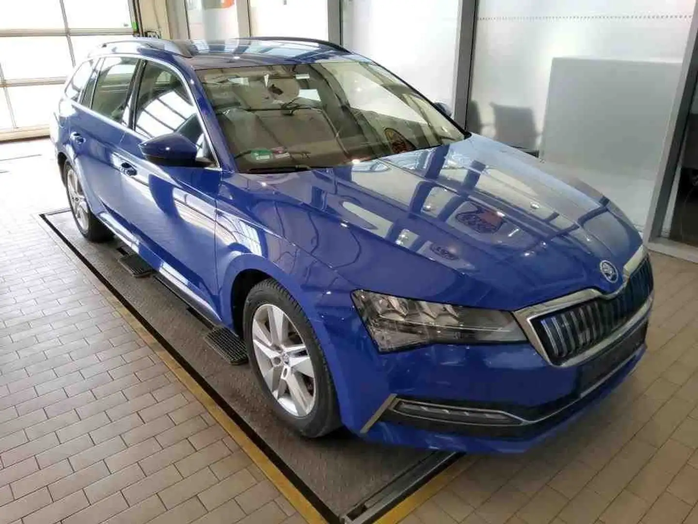 Skoda Superb Combi 1.4 TSI iV Ambition Navi LED AHK St Blau - 1