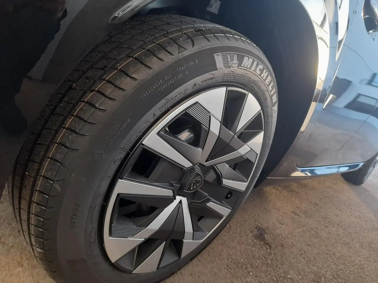 Peugeot 208 1.2 Style NAVI/APP~SHZ~LED~PDC~DAB~GRA~MFL 14