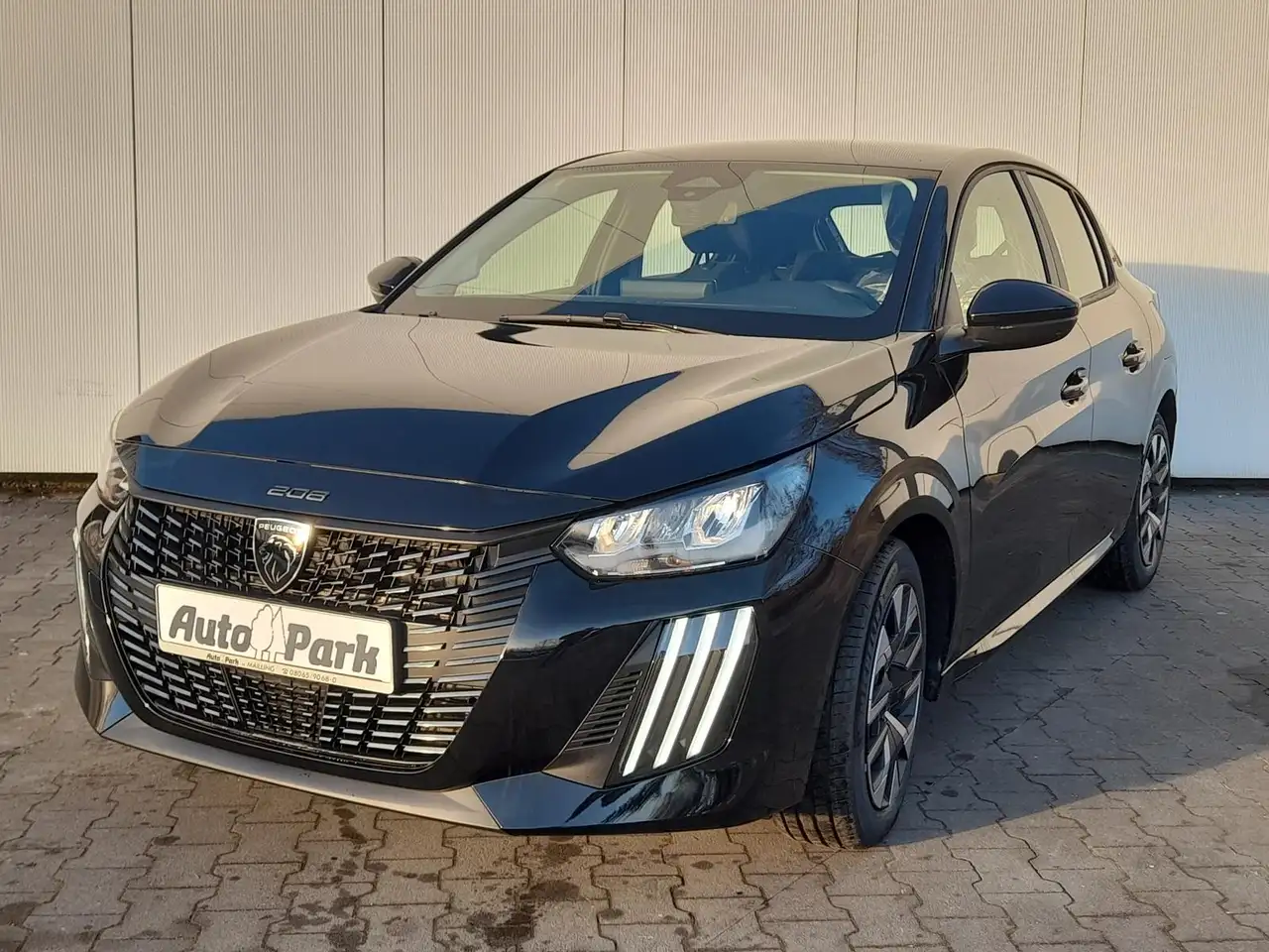 Peugeot 208 1.2 Style NAVI/APP~SHZ~LED~PDC~DAB~GRA~MFL 2