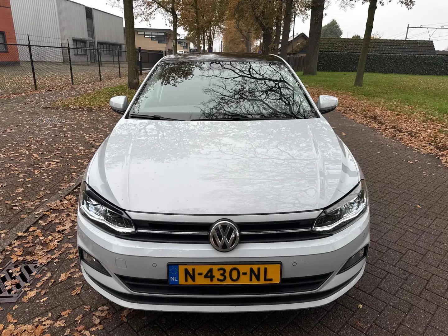 Volkswagen Polo 1.0 TSI Comfortline 2018 DSG NIEUWE APK Grijs - 2