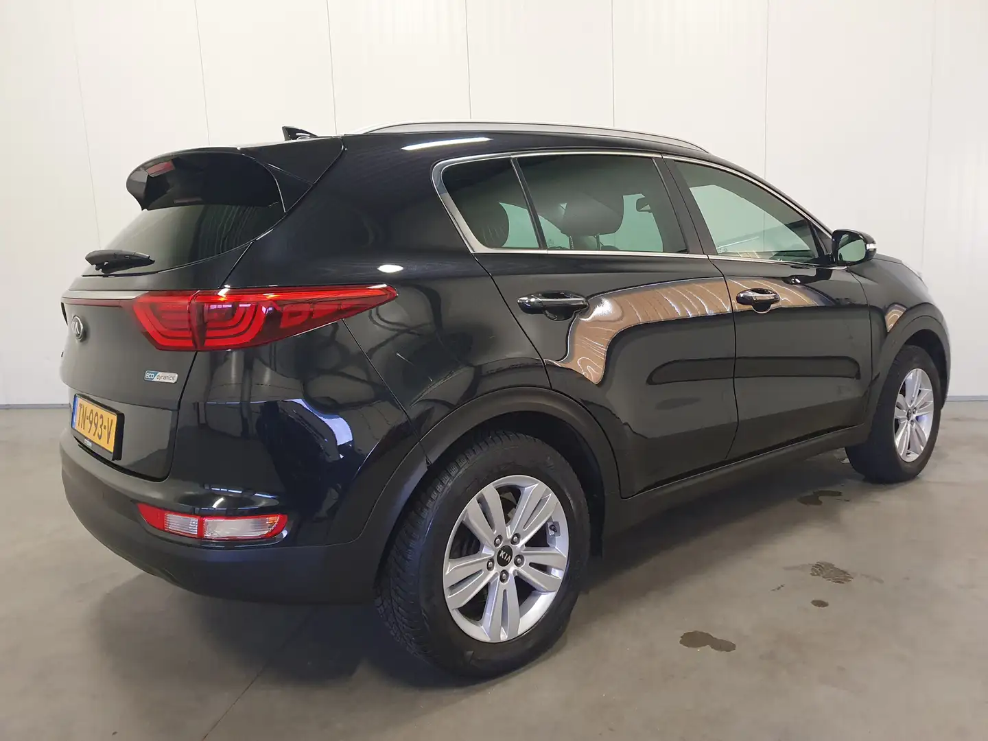 Kia Sportage 1.6 GDI DynamicLine NAVI/CRUISE/AIRCO/LMV Zwart - 2