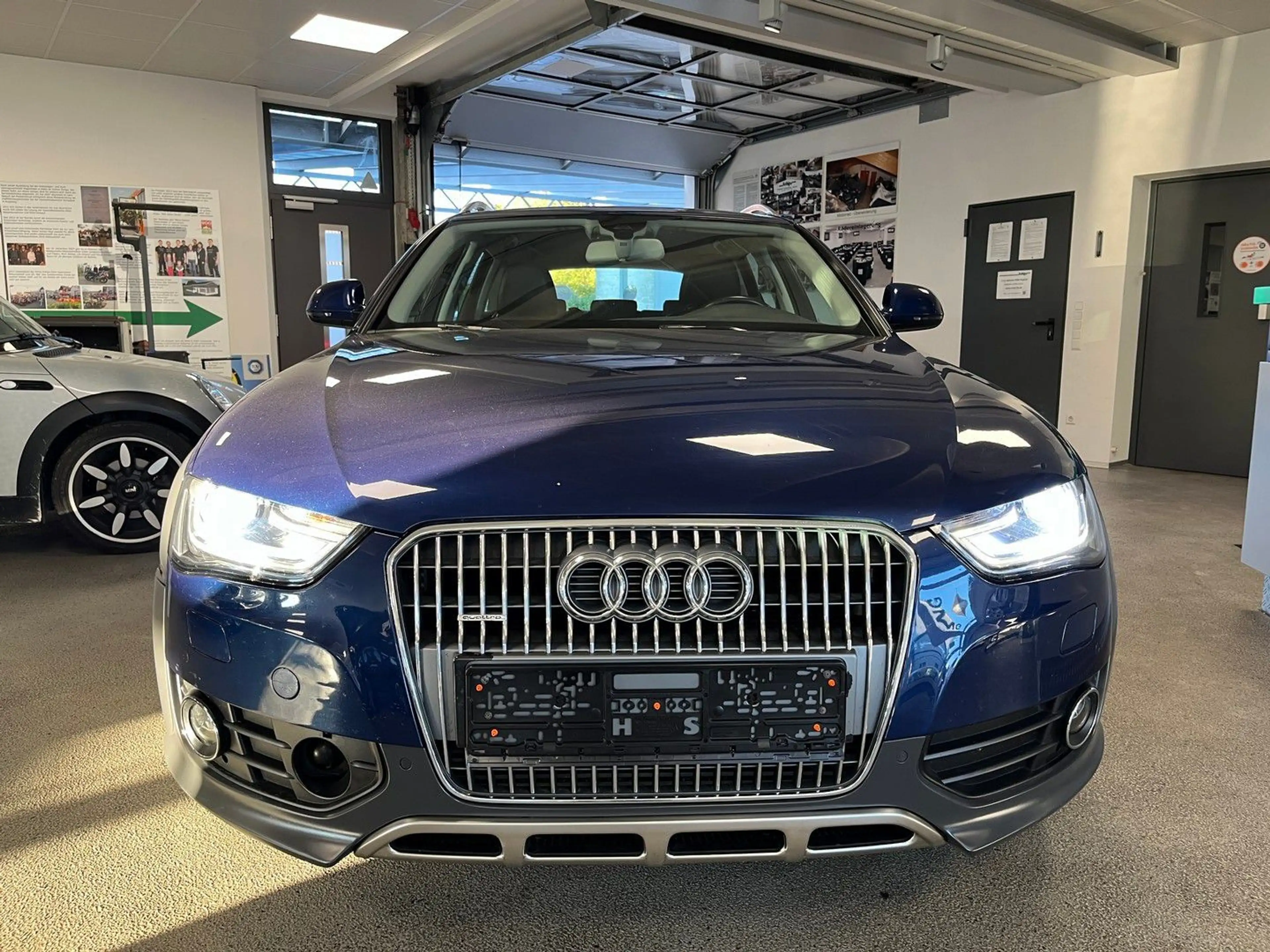 Audi A4 allroad quattro 2.0 TDI — photo 2