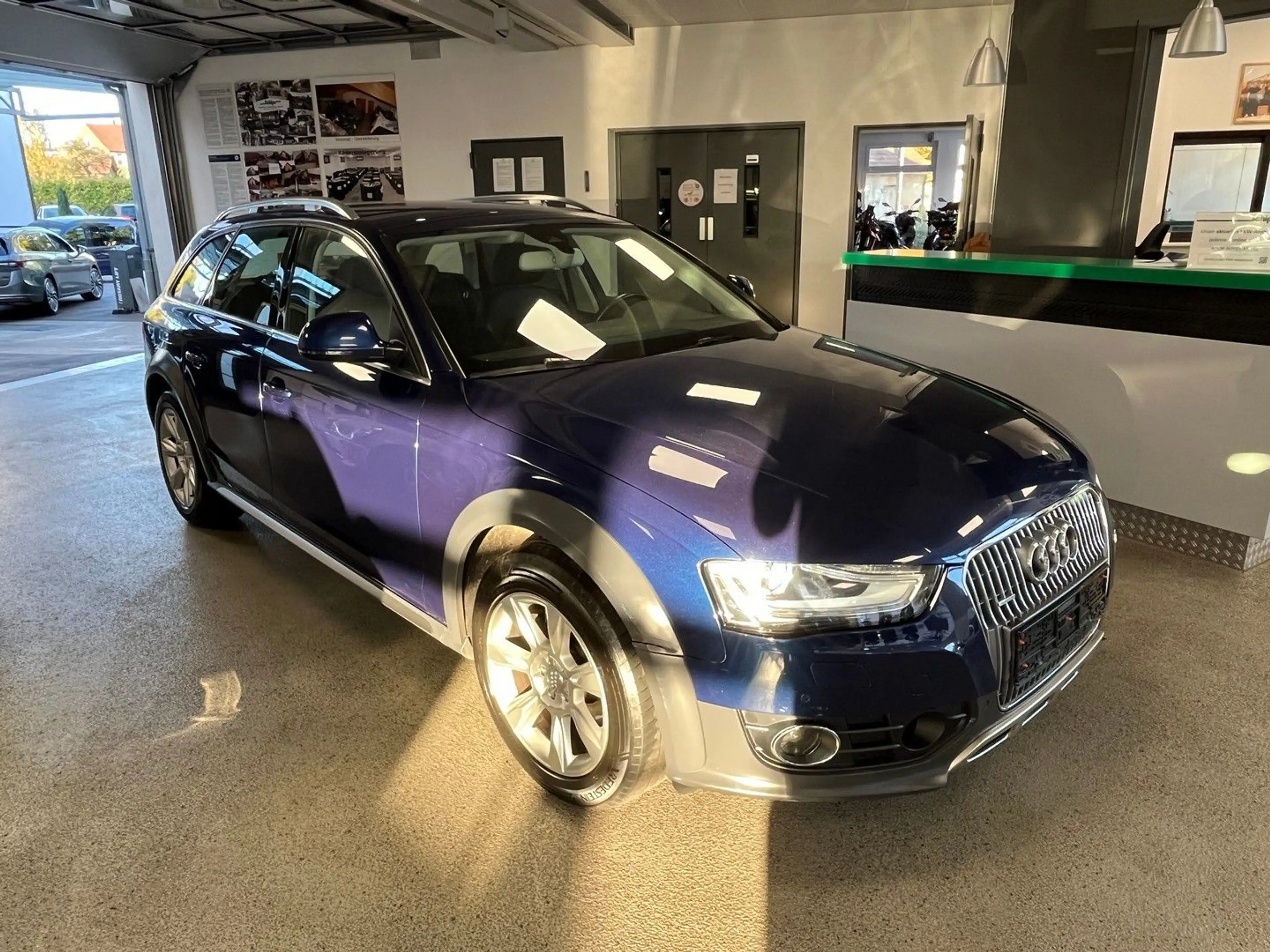 Audi A4 allroad quattro 2.0 TDI — photo 8
