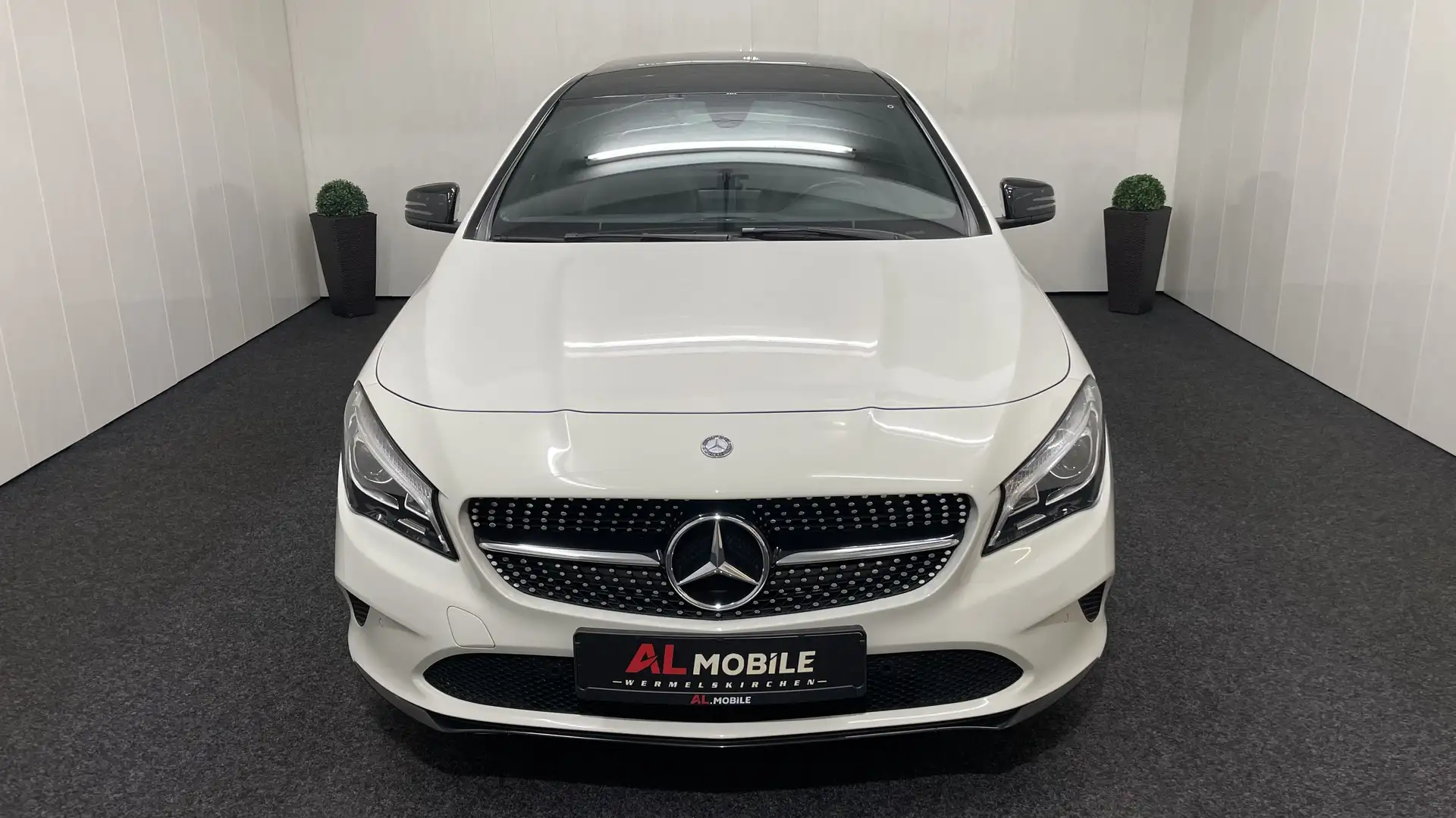 Mercedes-Benz CLA 200 CDI NAVI LED SHZ AHK TEMP KAMERA PANORAMA Weiß - 2