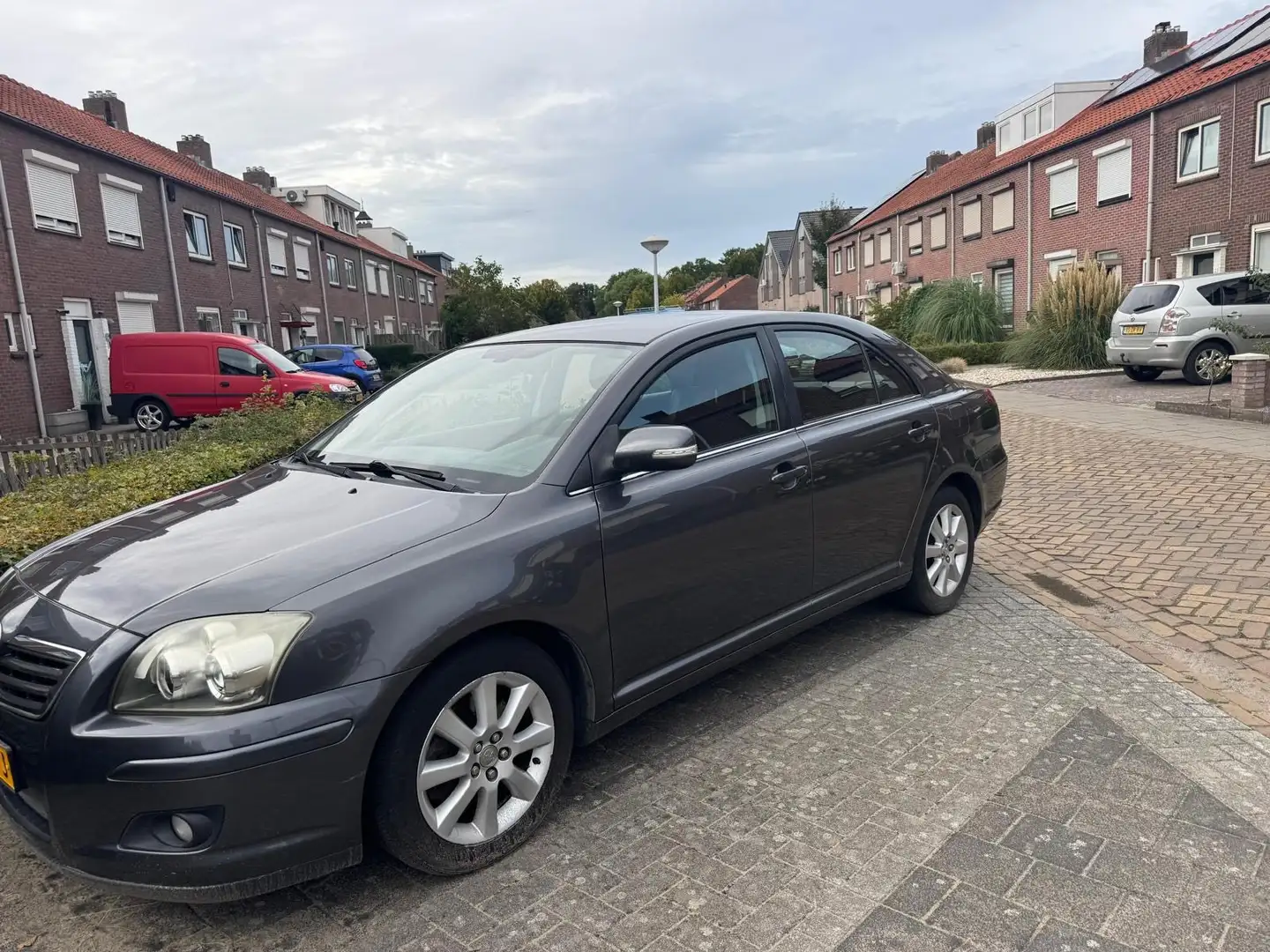 Toyota Avensis 2.0 VVT-i Executive - 2