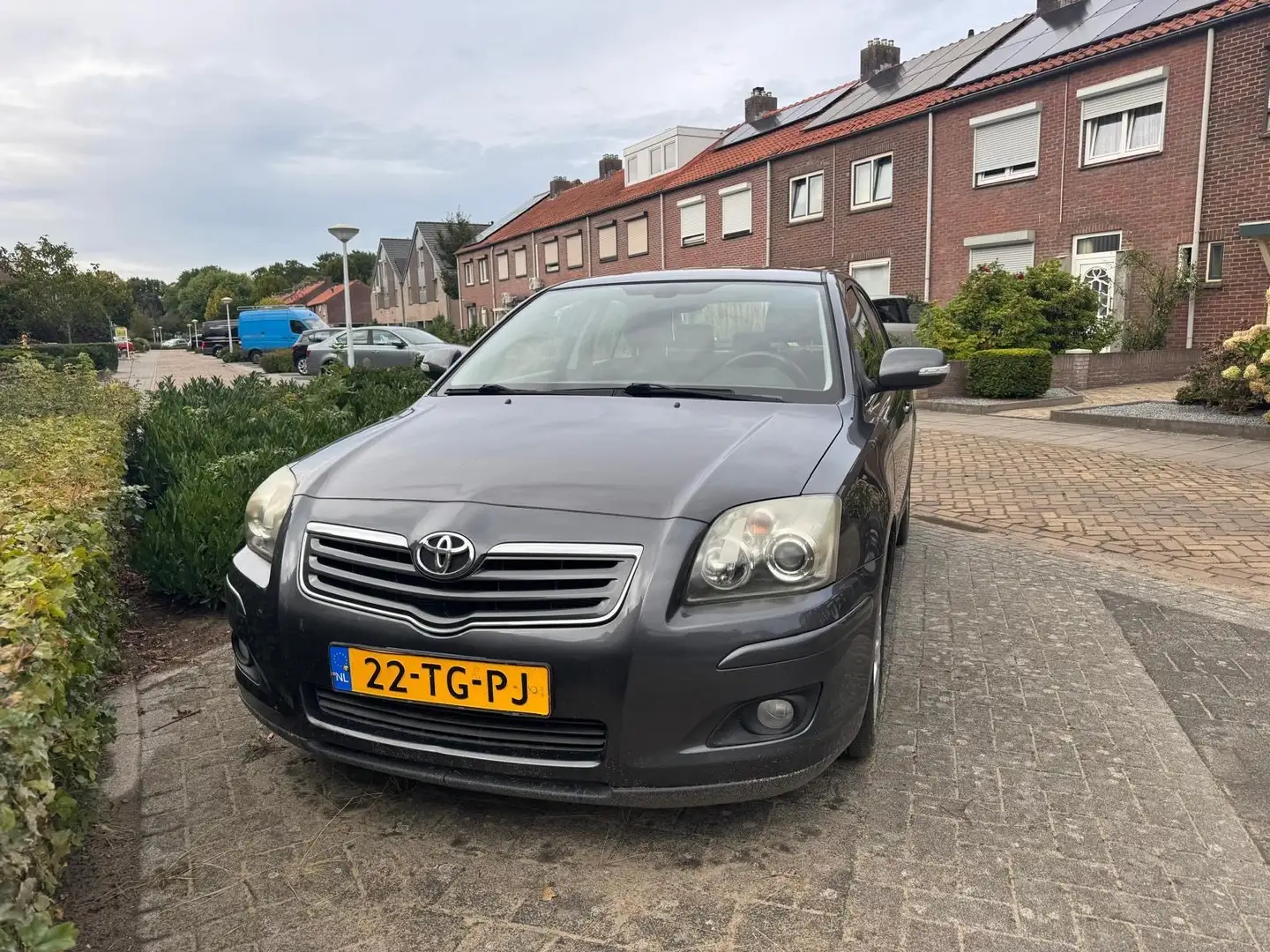 Toyota Avensis 2.0 VVT-i Executive - 1