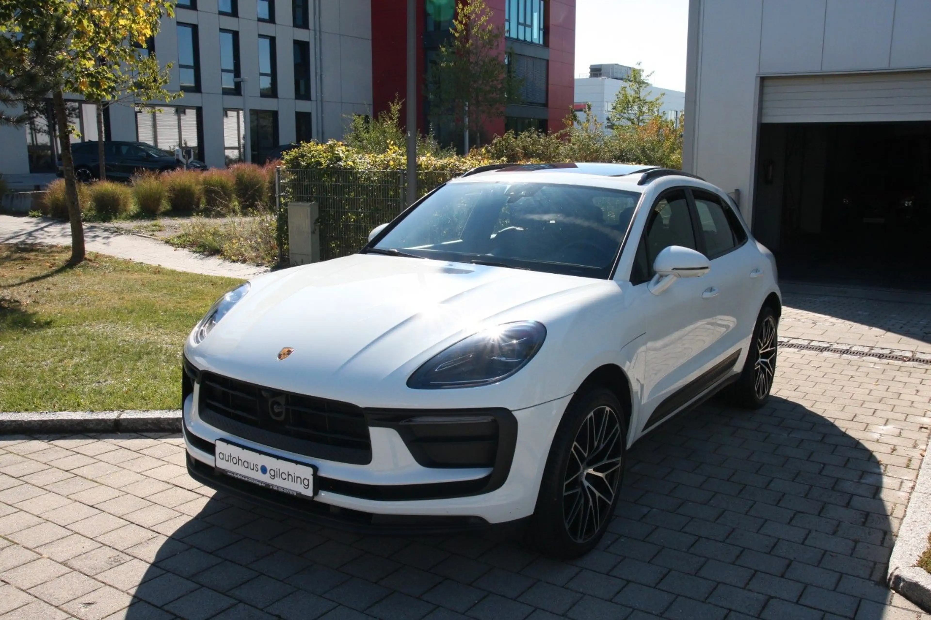 Porsche Macan PANO*ACC*CAM*18-Wege*PASM*LED*Approved*21" — photo 3