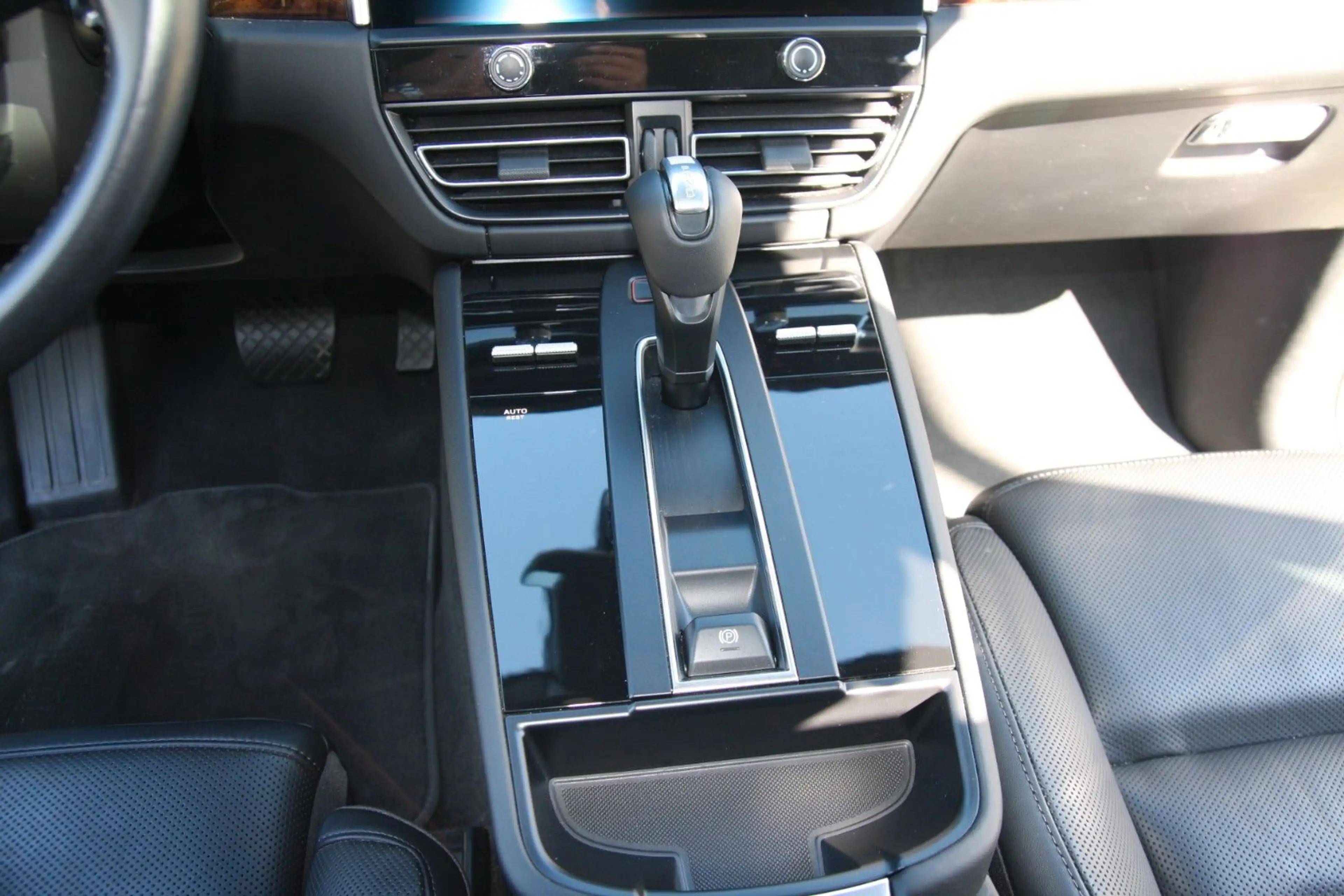 Porsche Macan PANO*ACC*CAM*18-Wege*PASM*LED*Approved*21" — photo 15