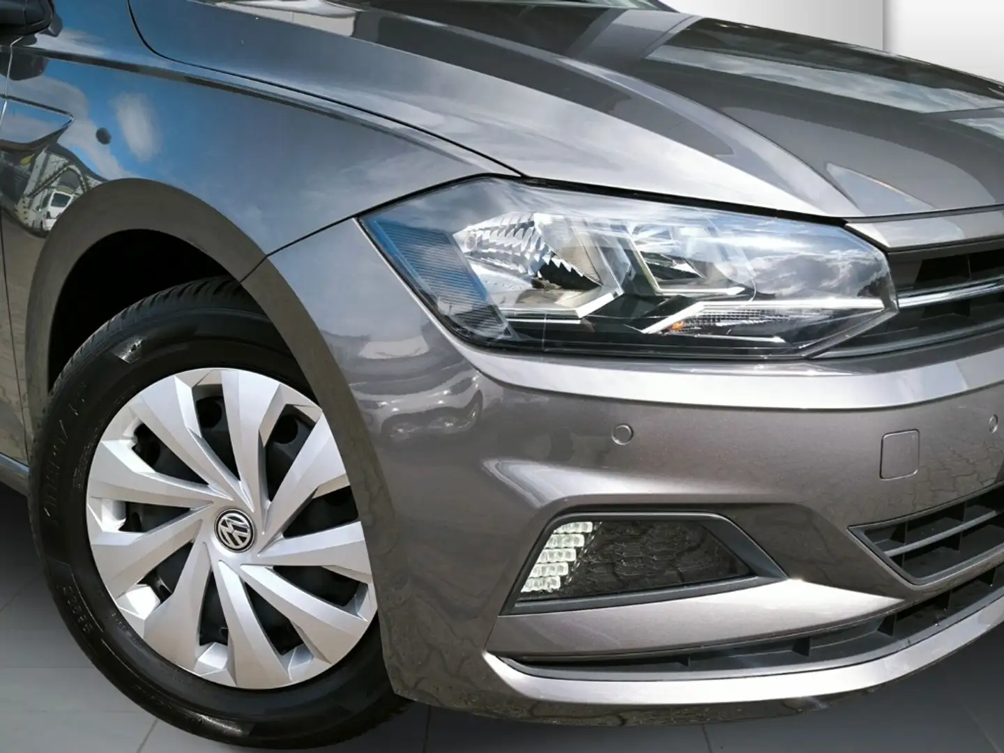 Volkswagen Polo 1.0 TSI APPLE/ANDROID SITZHZG.PDC VO+HI. LED-TAGFA Gris - 2