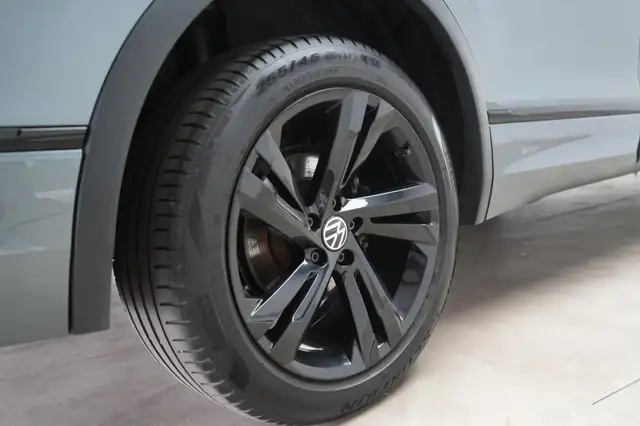 Volkswagen Tiguan Allspace view 16