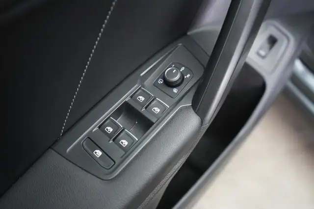 Volkswagen Tiguan Allspace view 28