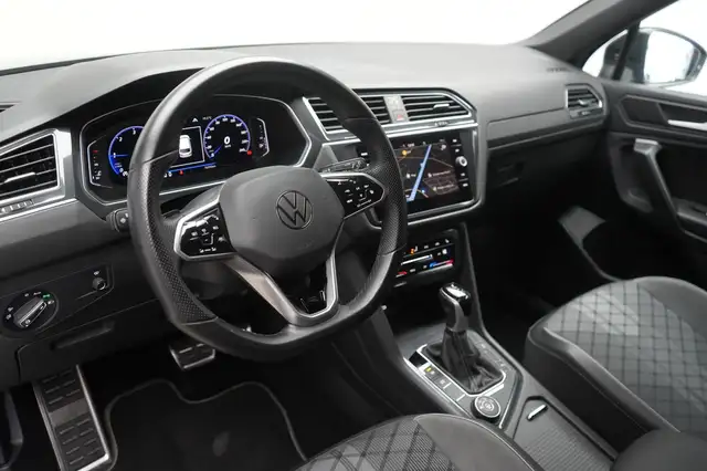 Volkswagen Tiguan Allspace view 25