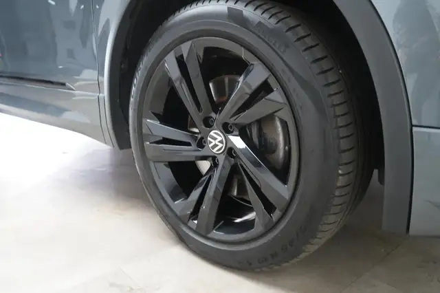 Volkswagen Tiguan Allspace view 15