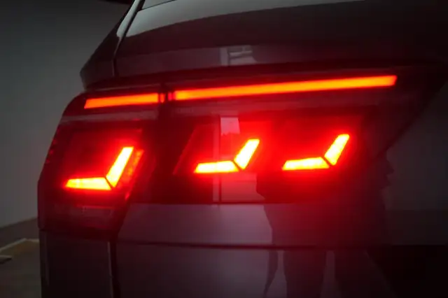 Volkswagen Tiguan Allspace view 14