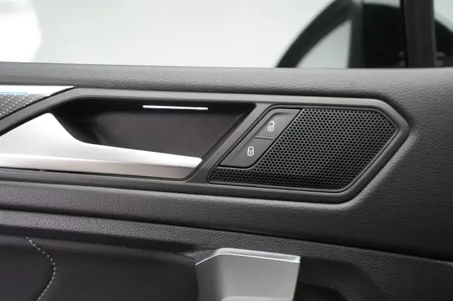 Volkswagen Tiguan Allspace view 27