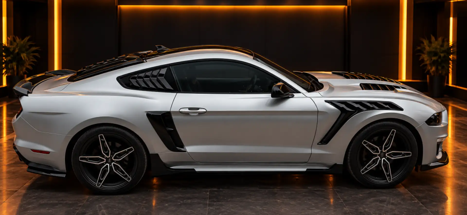 Ford Mustang Fastback 2.3 EcoBoost Aut. Plateado - 2