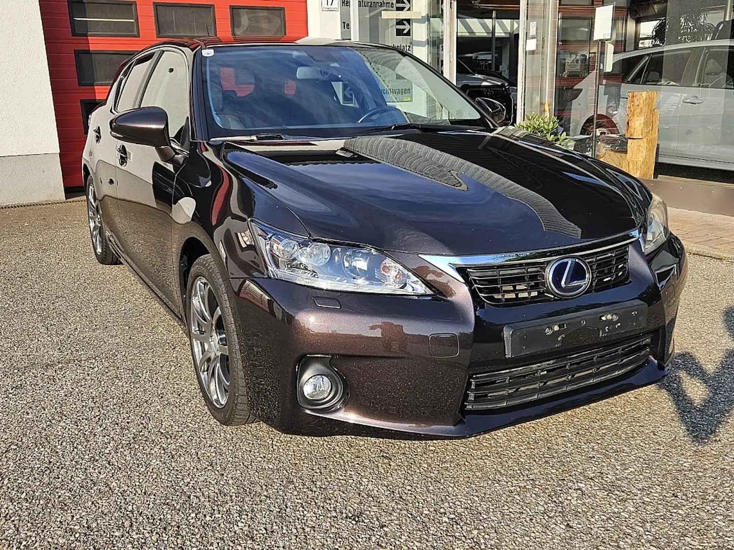 Lexus CT 200h Dynamic Braun - 2