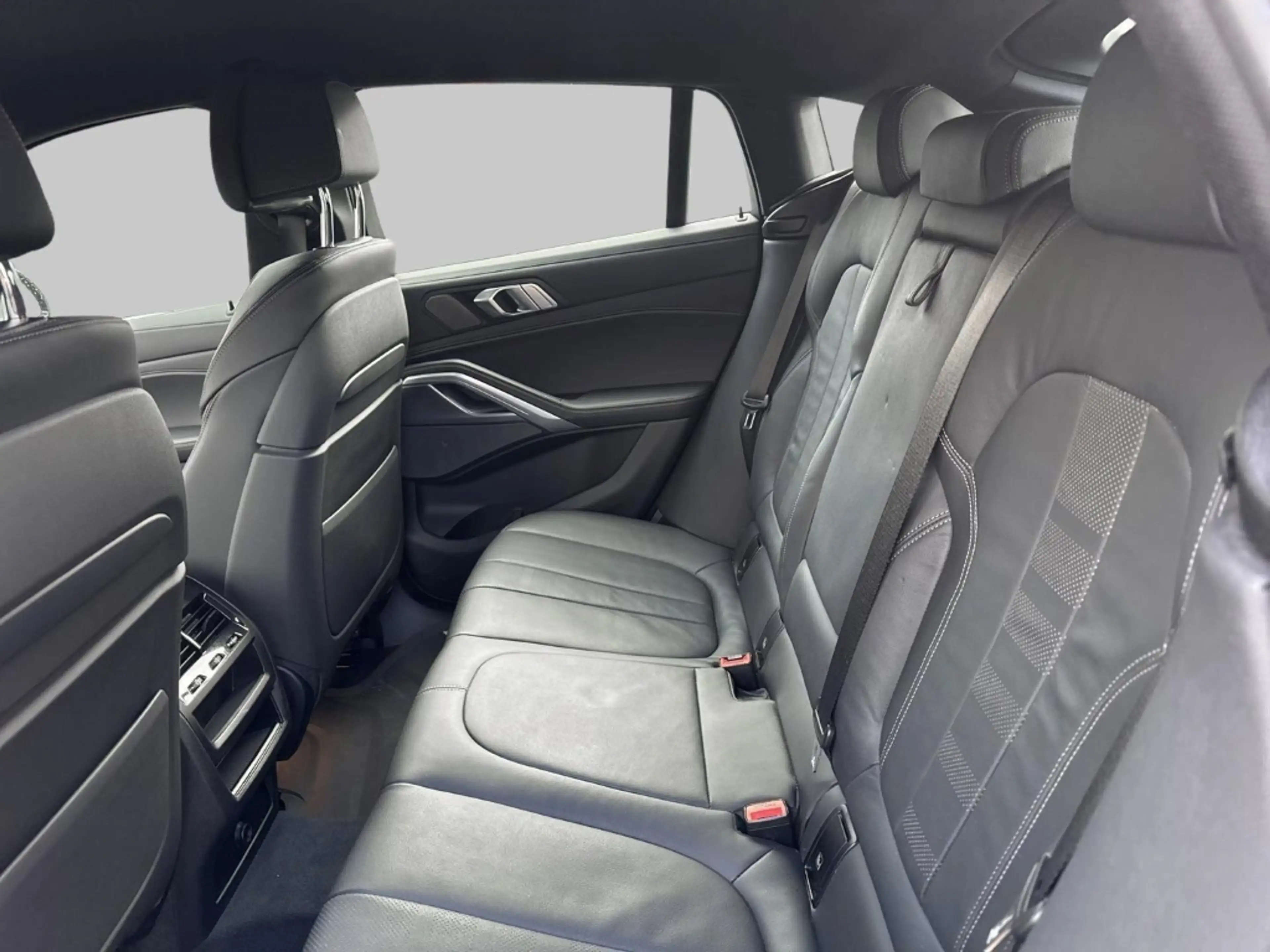 BMW X6 30 d  HUD StandHZG  AHK Leder H/K ACC Spurwechsela — photo 8