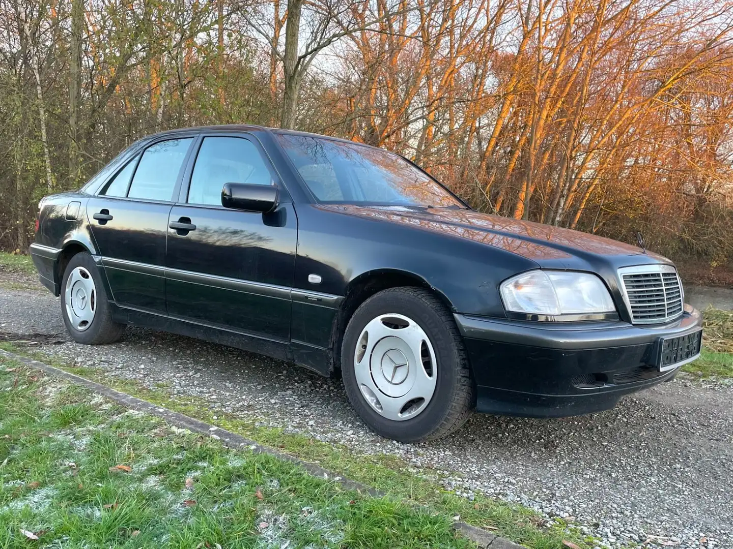 Mercedes-Benz C 180 C180 Classic Automatik Lim Tüv=Neu! 71T-Km 1Hand Noir - 1