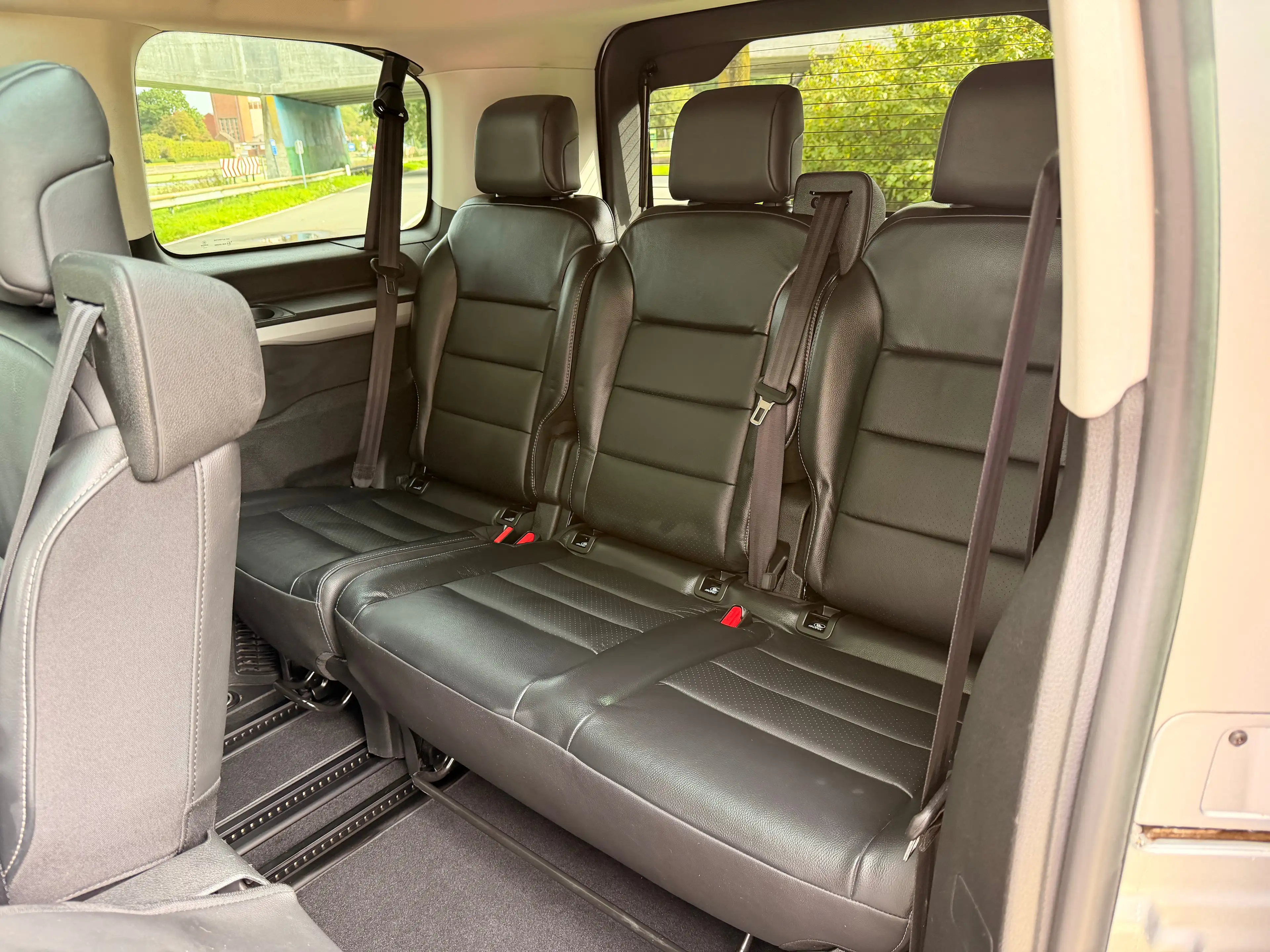 Peugeot Traveller Traveller 2.0 BlueHDi Std Business VIP S — photo 12
