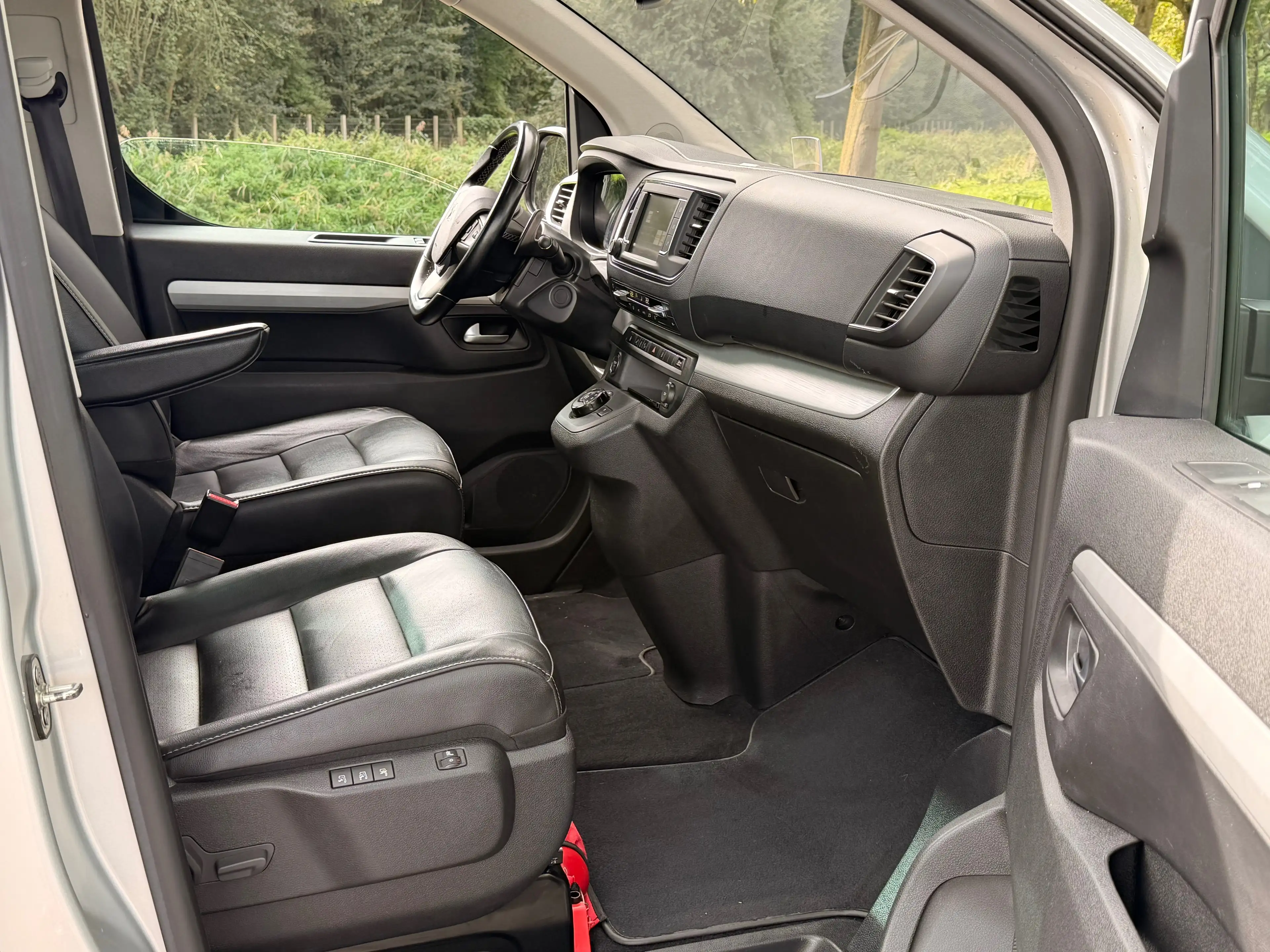 Peugeot Traveller Traveller 2.0 BlueHDi Std Business VIP S — photo 9