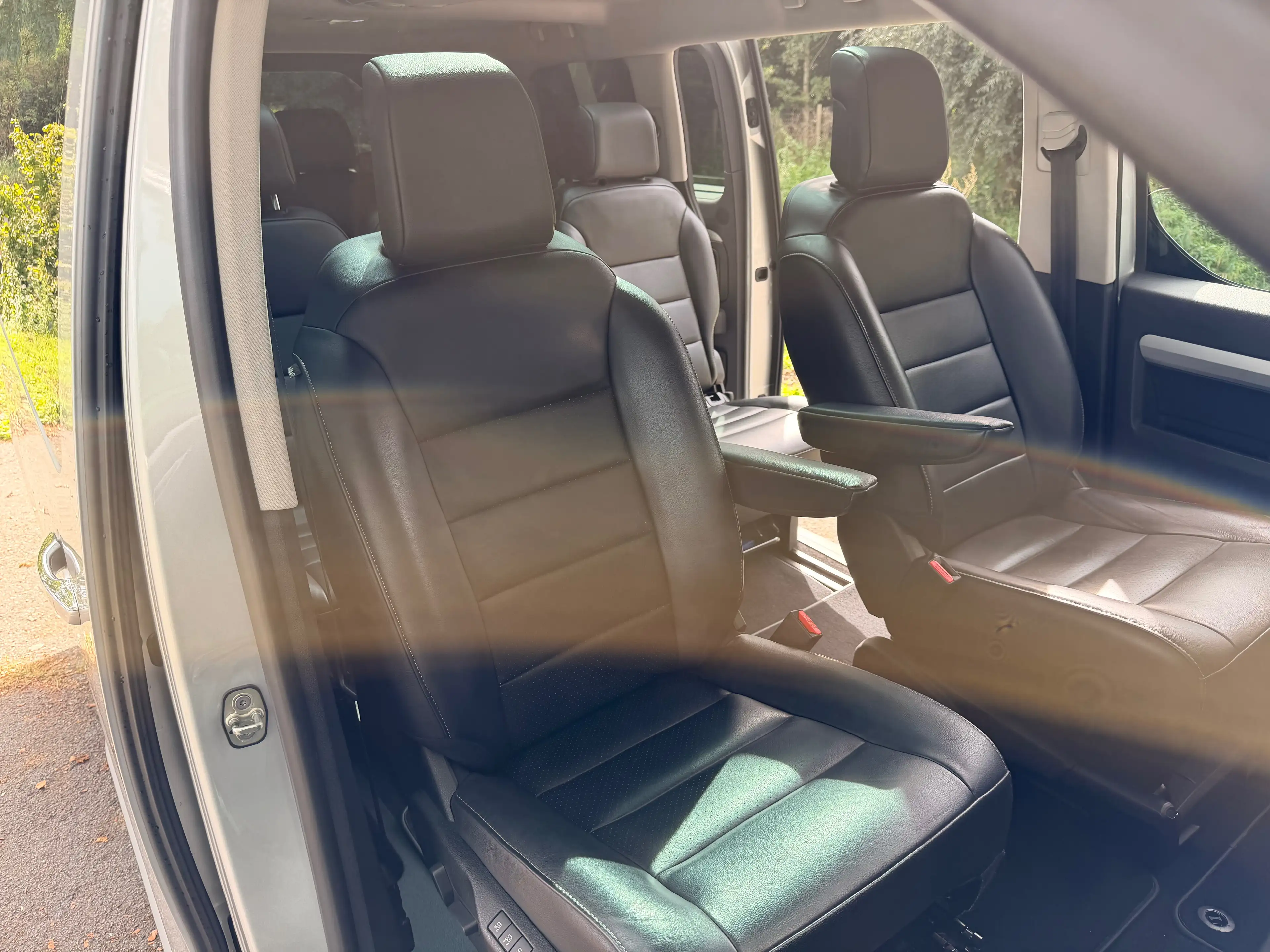Peugeot Traveller Traveller 2.0 BlueHDi Std Business VIP S — photo 14