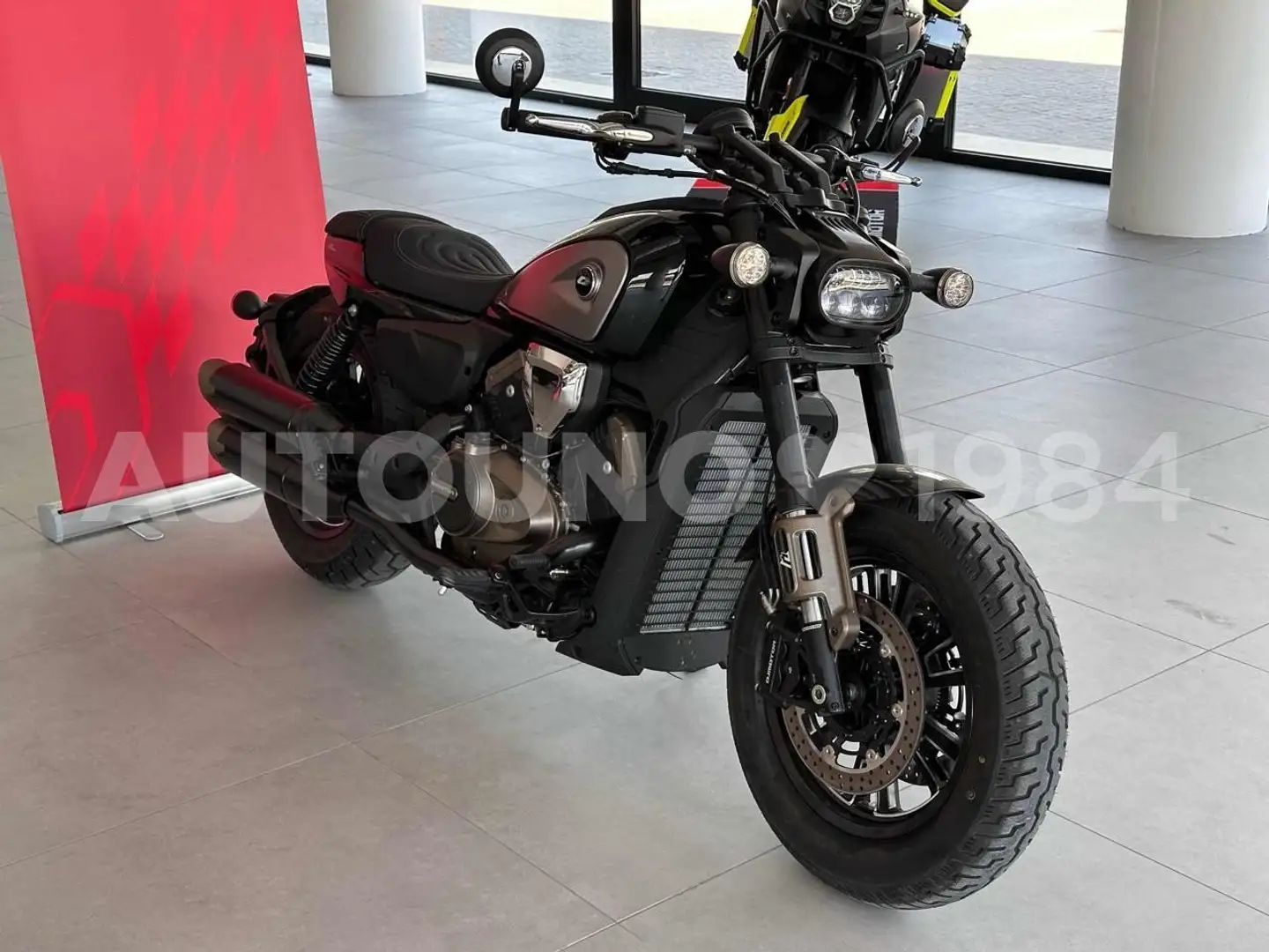 QJ Motor Sonstige SRV 600V Schwarz - 2