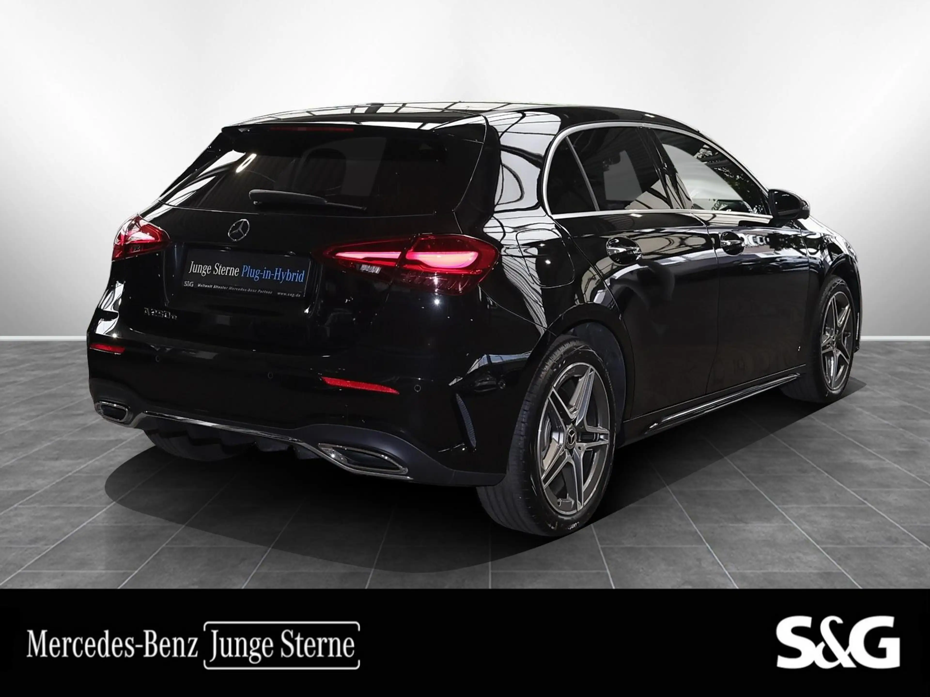 Mercedes-Benz A 250 e EQ Hybrid Technologie AMG — photo 4