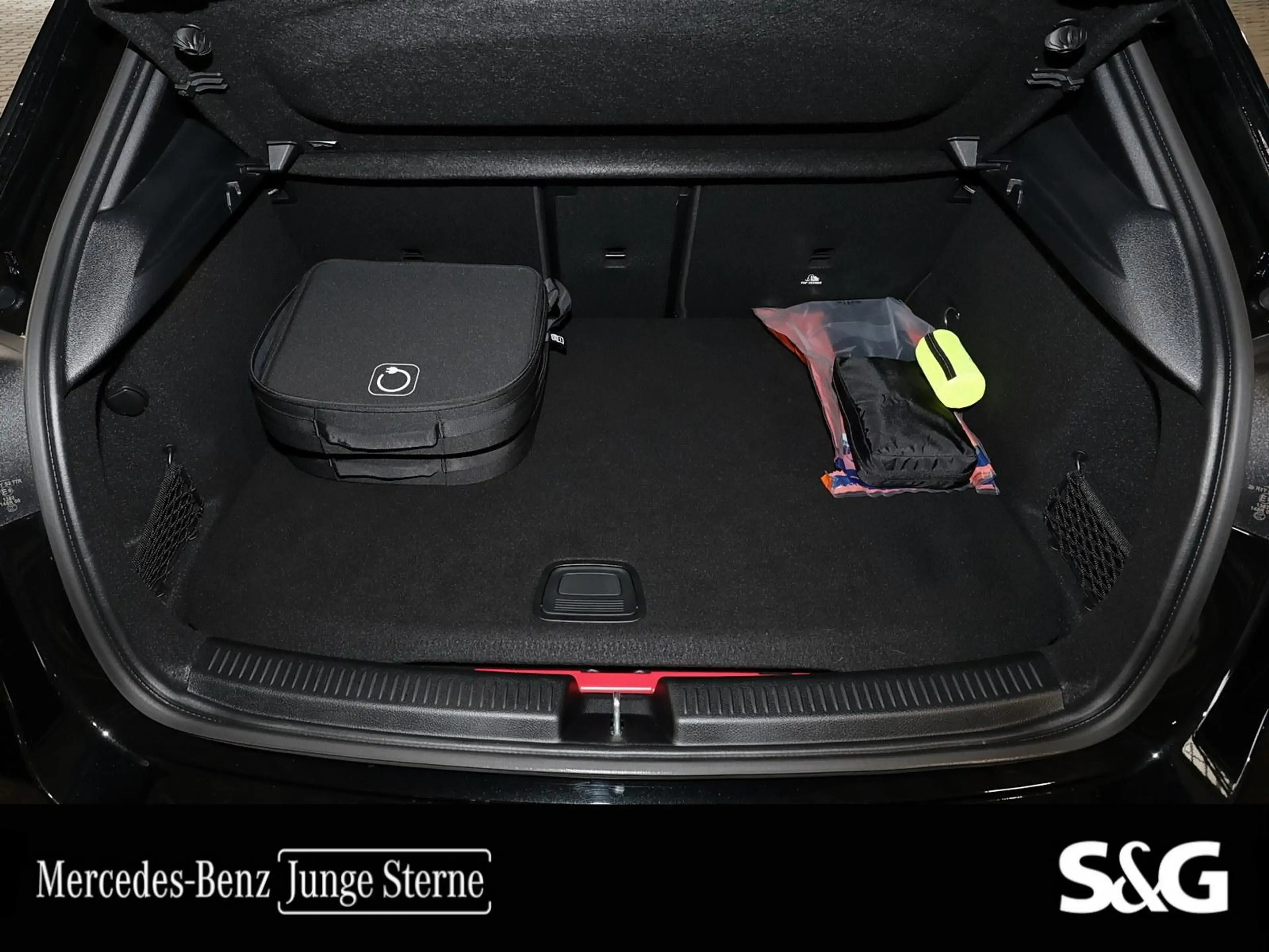 Mercedes-Benz A 250 e EQ Hybrid Technologie AMG — photo 10