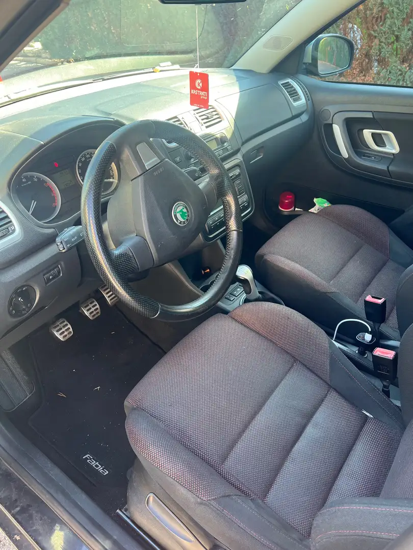 Skoda Fabia Skoda fabia 1.6 Schwarz - 2