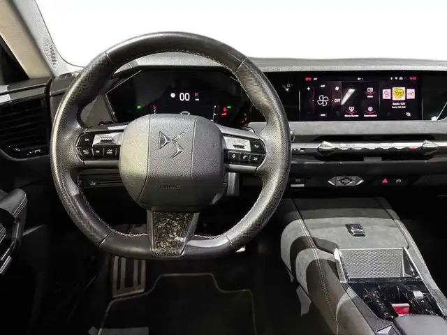 DS Automobiles DS 4 view 14