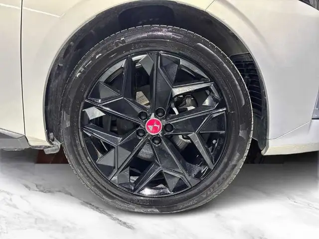 DS Automobiles DS 4 view 8